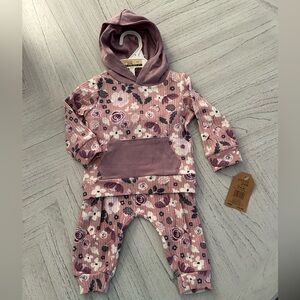 chick pea 2 Piece Set Infant Girl’s Pink/Purple Floral Pattern